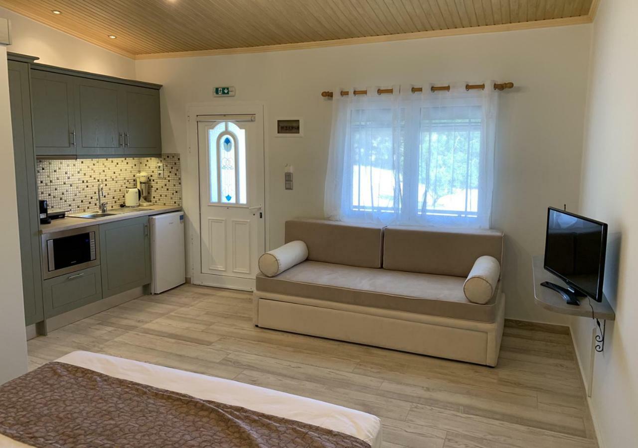 Iliovasilema Aparthotel Plati  Exterior photo